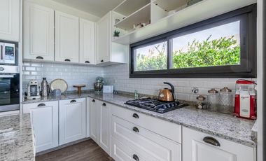 Venta Casa a la laguna San Sebastián área 10, 6am 4/5 dor, galería abierta/cerrada, terminaciones
