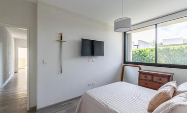 Venta Casa a la laguna San Sebastián área 10, 6am 4/5 dor, galería abierta/cerrada, terminaciones