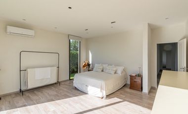 Venta Casa a la laguna San Sebastián área 10, 6am 4/5 dor, galería abierta/cerrada, terminaciones