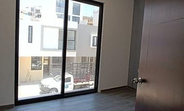 Casa en Venta Zimaltá Residencial con Terraza