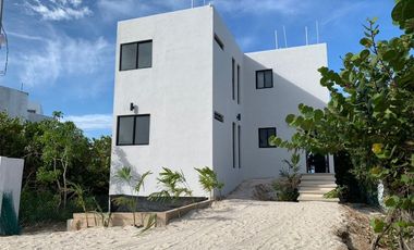 CASA EN VENTA MERIDA, PLAYA SAN BENITO, FRENTE AL MAR, ENTREGA INMEDIATA.
