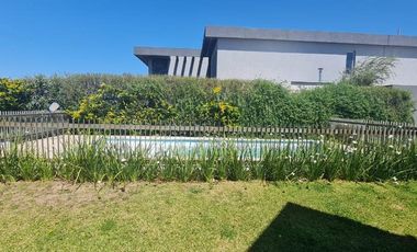 Casa Duplex Amoblada en Alquiler-  La Calandria zona sur
