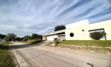 Casa Duplex Amoblada en Alquiler-  La Calandria zona sur