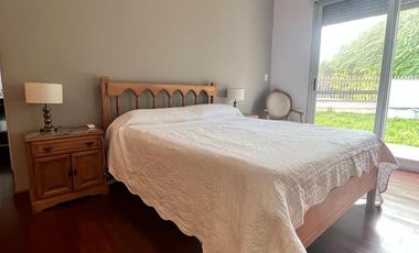 Casa Duplex Amoblada en Alquiler-  La Calandria zona sur