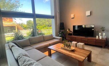 Casa Duplex Amoblada en Alquiler-  La Calandria zona sur