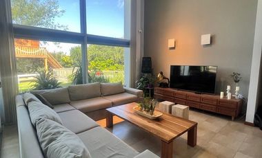 Casa Duplex Amoblada en Alquiler-  La Calandria zona sur
