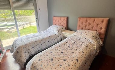 Casa Duplex Amoblada en Alquiler-  La Calandria zona sur