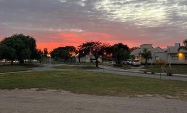 Casa Duplex Amoblada en Alquiler-  La Calandria zona sur
