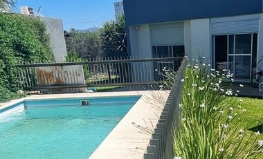 Casa Duplex Amoblada en Alquiler-  La Calandria zona sur