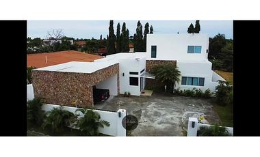 Vendo Hermosa Casa de Playa/Spectacular House for Sale in Coronado