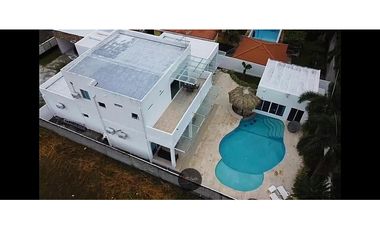 Vendo Hermosa Casa de Playa/Spectacular House for Sale in Coronado