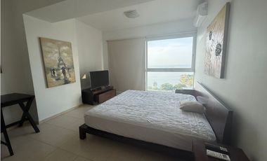 SE ALQUILA APARTAMENTO CON VISTA AL MAR