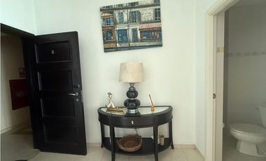 SE ALQUILA APARTAMENTO CON VISTA AL MAR