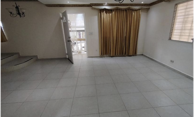 SE VENDE CASA EN LAS CUMBRES URB. SAN ANDRES FRENTE AL METRO