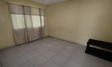 SE VENDE CASA EN LAS CUMBRES URB. SAN ANDRES FRENTE AL METRO