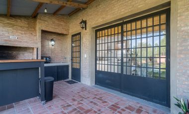Arroyo Leyes, Impecable Casa de 3 Dormitorios