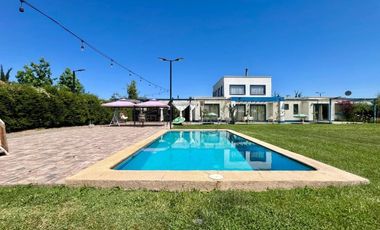 CASA MEDITERRÁNEA 360 M² EN 5.000 M², COND TIERRA BUENA