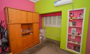Casa espaciosa sobre Bv Pellgrini!