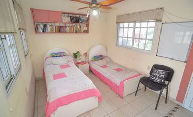 Casa espaciosa sobre Bv Pellgrini!