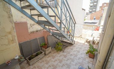Casa espaciosa sobre Bv Pellgrini!