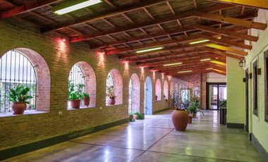 CASA 3 dormitorios con jardín en RECONQUISTA (Sta