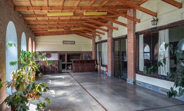 CASA 3 dormitorios con jardín en RECONQUISTA (Sta