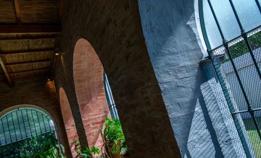 CASA 3 dormitorios con jardín en RECONQUISTA (Sta