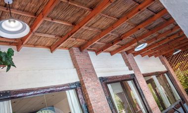 CASA 3 dormitorios con jardín en RECONQUISTA (Sta