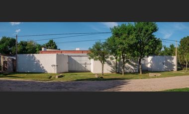 CASA 3 dormitorios con jardín en RECONQUISTA (Sta