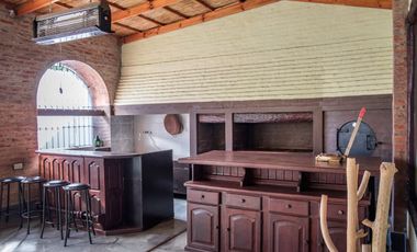 CASA 3 dormitorios con jardín en RECONQUISTA (Sta