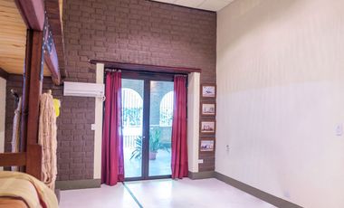 CASA 3 dormitorios con jardín en RECONQUISTA (Sta