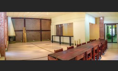 CASA 3 dormitorios con jardín en RECONQUISTA (Sta
