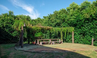 CASA 3 dormitorios con jardín en RECONQUISTA (Sta
