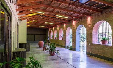 CASA 3 dormitorios con jardín en RECONQUISTA (Sta