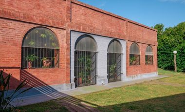 CASA 3 dormitorios con jardín en RECONQUISTA (Sta