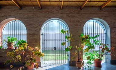 CASA 3 dormitorios con jardín en RECONQUISTA (Sta