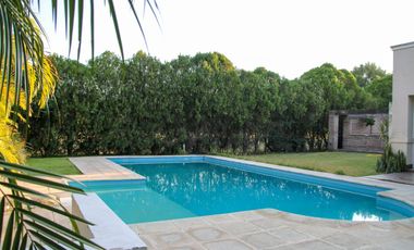 SE VENDE QUINCHO EN CLUB DE CAMPO LA RURAL RQTA.