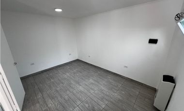 PH 1 AMBIENTE RECICLADO CON PATIO PROPIO José Hernández 200