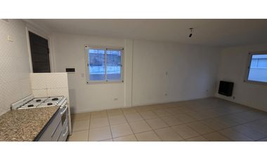 Alquiler 24 meses depto en duplex de 3 amb con cochera.