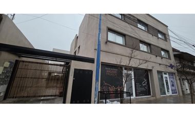 Alquiler 24 meses depto en duplex de 3 amb con cochera.