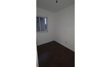 Alquiler 24 meses depto en duplex de 3 amb con cochera.