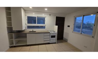 Alquiler 24 meses depto en duplex de 3 amb con cochera.