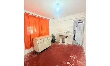 CASA EN ESQUINA CON POTENCIAL COMERCIAL