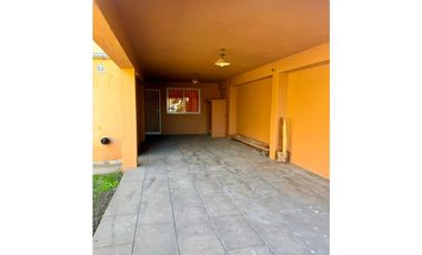 CASA EN ESQUINA CON POTENCIAL COMERCIAL