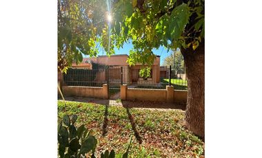 CASA EN ESQUINA CON POTENCIAL COMERCIAL