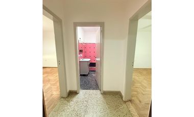 CASA EN ESQUINA CON POTENCIAL COMERCIAL