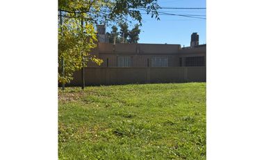 CASA EN ESQUINA CON POTENCIAL COMERCIAL