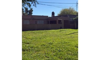 CASA EN ESQUINA CON POTENCIAL COMERCIAL