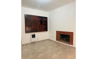 CASA EN ESQUINA CON POTENCIAL COMERCIAL