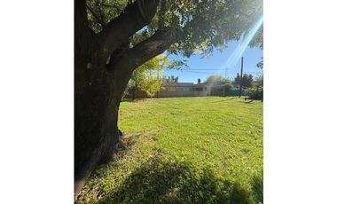 CASA EN ESQUINA CON POTENCIAL COMERCIAL